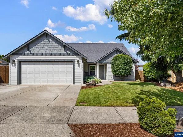 495 Lavender St, Silverton, OR 97381