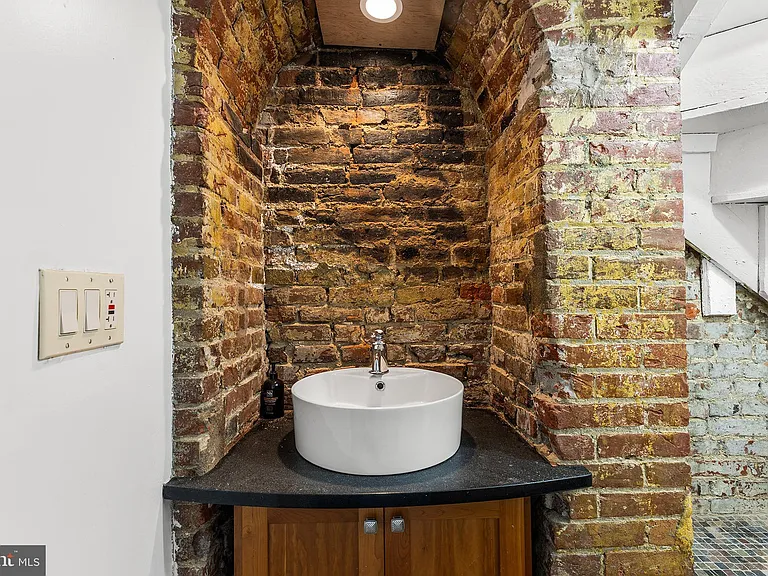 9 Bristow Pl — Photo 10