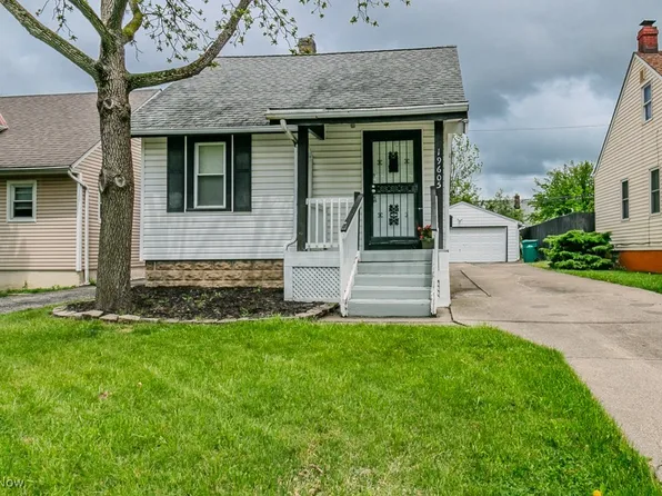 19605 Fairway Ave, Maple Heights, OH 44137