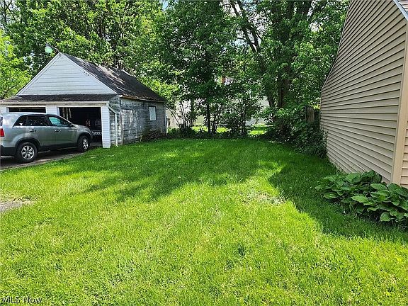 3rd image of 43 Beechwood Dr Unit 1