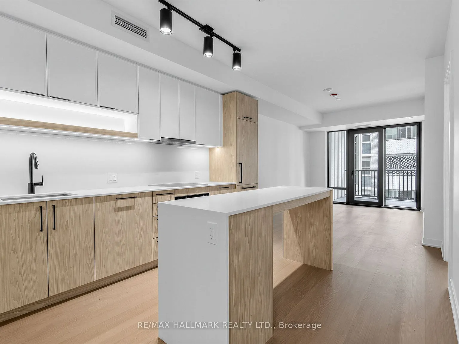 South Forest Hill Residences — Photo 4