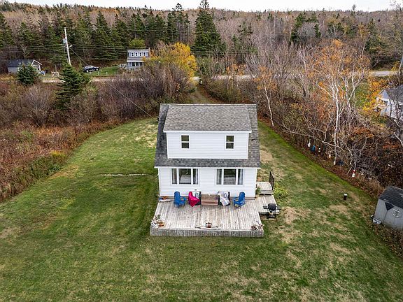 3rd image of 5015 Shore Rd W