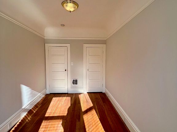 3rd image of 40 Henry St #42