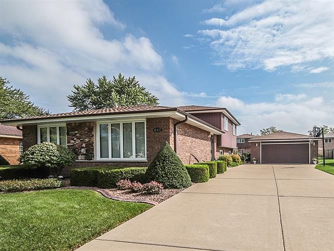 1st image of 16433 Blossom Ln