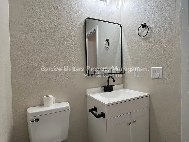 1106 Martin Luther King Dr #A — Photo 10