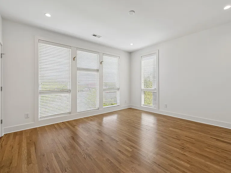 110 Oceola Ave #10 — Photo 12