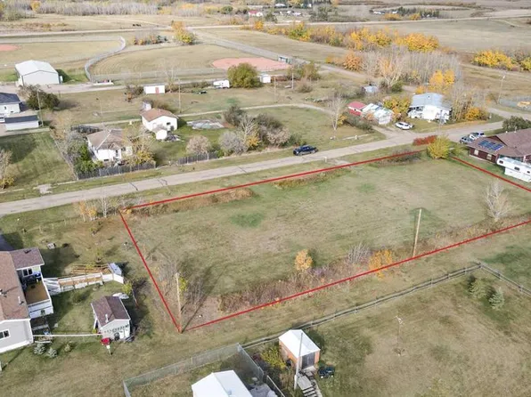 204 2nd Ave, Ma Me O Beach, AB T0C 1X0