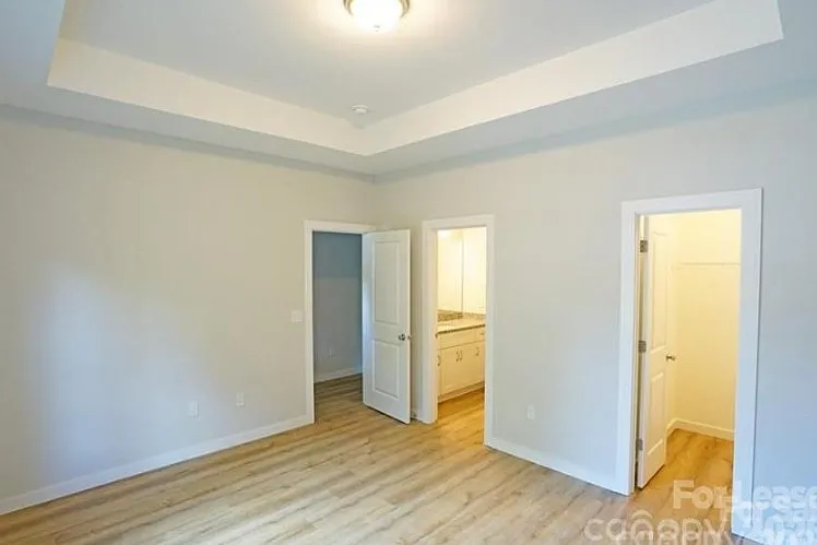 817 W Davidson Ave — Photo 5