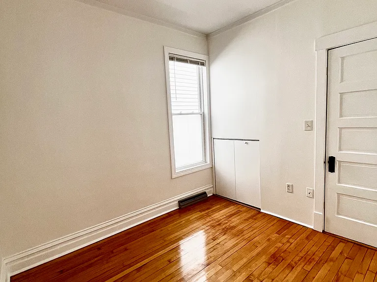 1652 N Avers Ave #1 — Photo 6