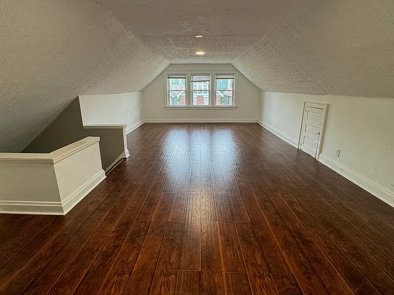 988 Linwood Ave — Photo 21