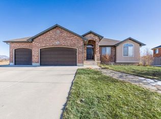 1024 N 2750 W, Clinton, UT 84015