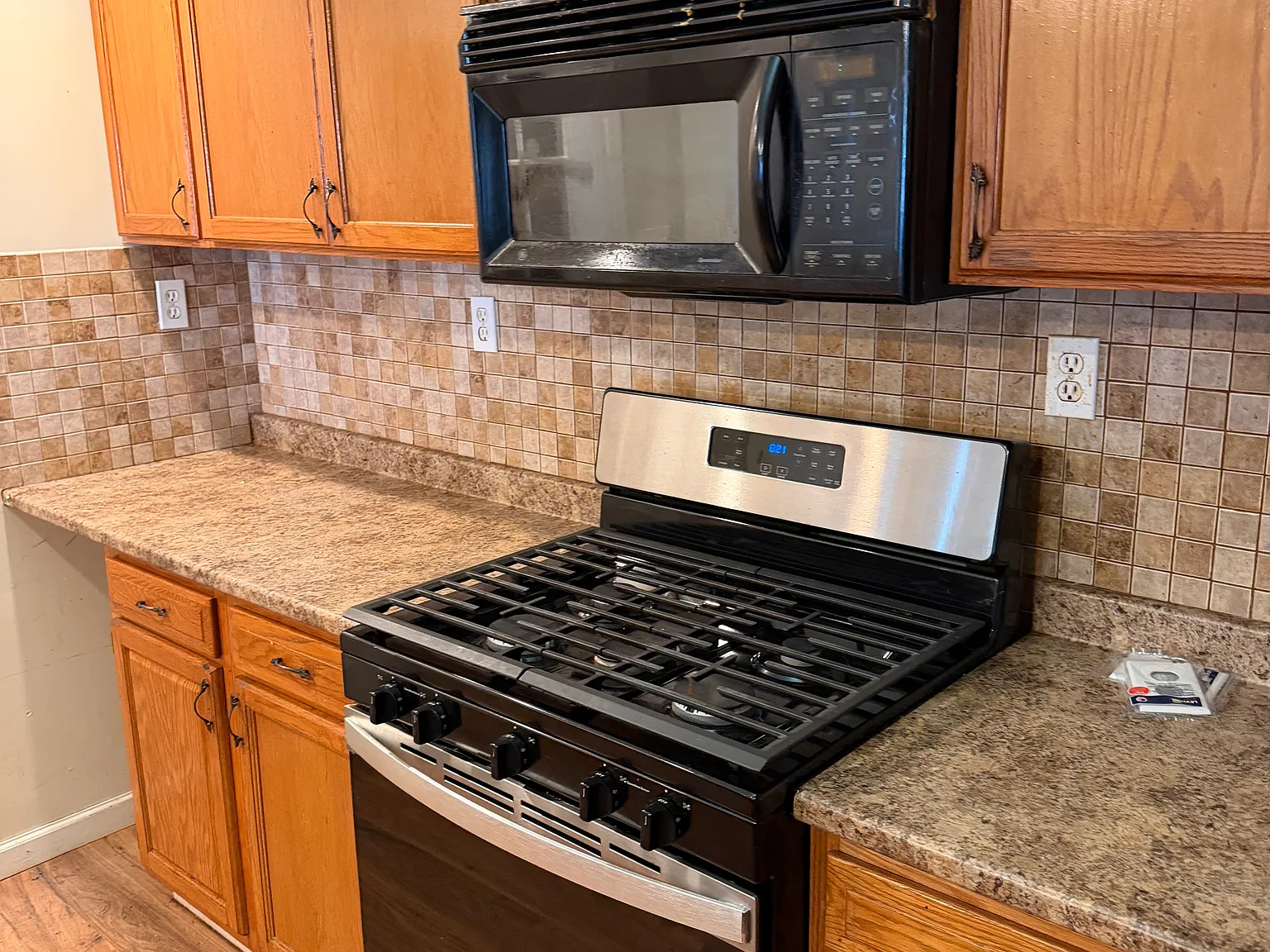 3 bed, 1256 sqft, $1,650 — Photo 1