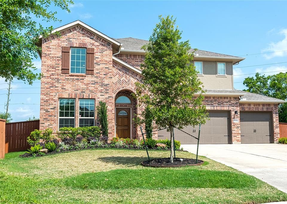 1st image of 17546 Woodfalls Ln