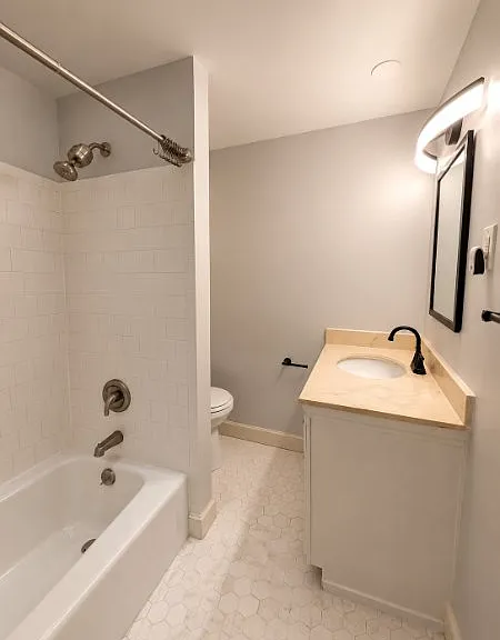 635 G St SE #B — Photo 4