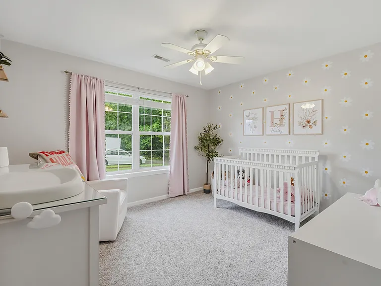 209 Norwich Dr — Photo 17