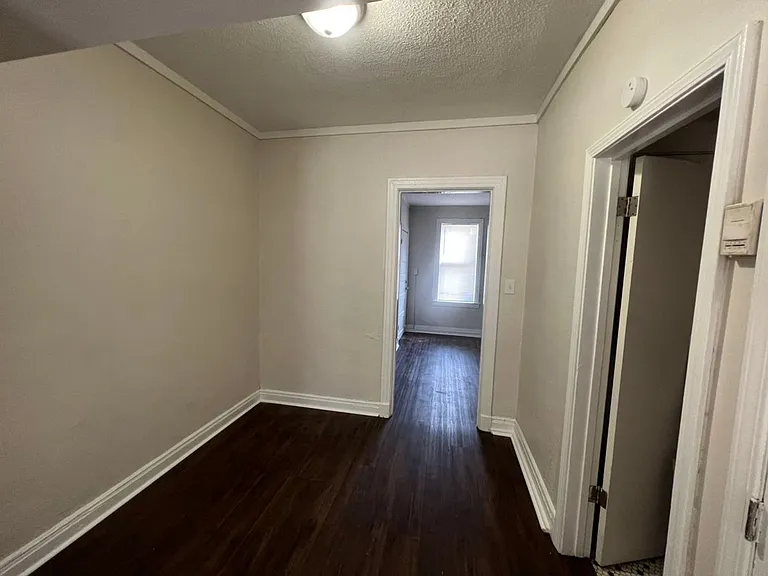 1304 Court Ave — Photo 7