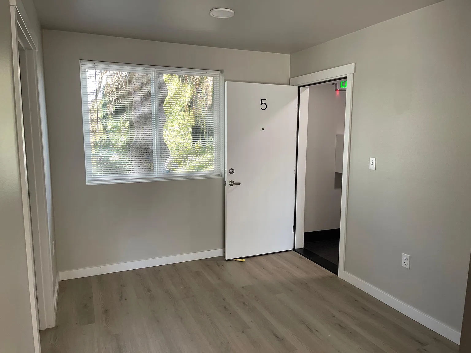 641 N Pine St — Photo 1