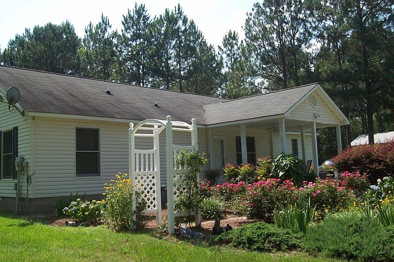 1st image of 137 Rolling Hills Ln
