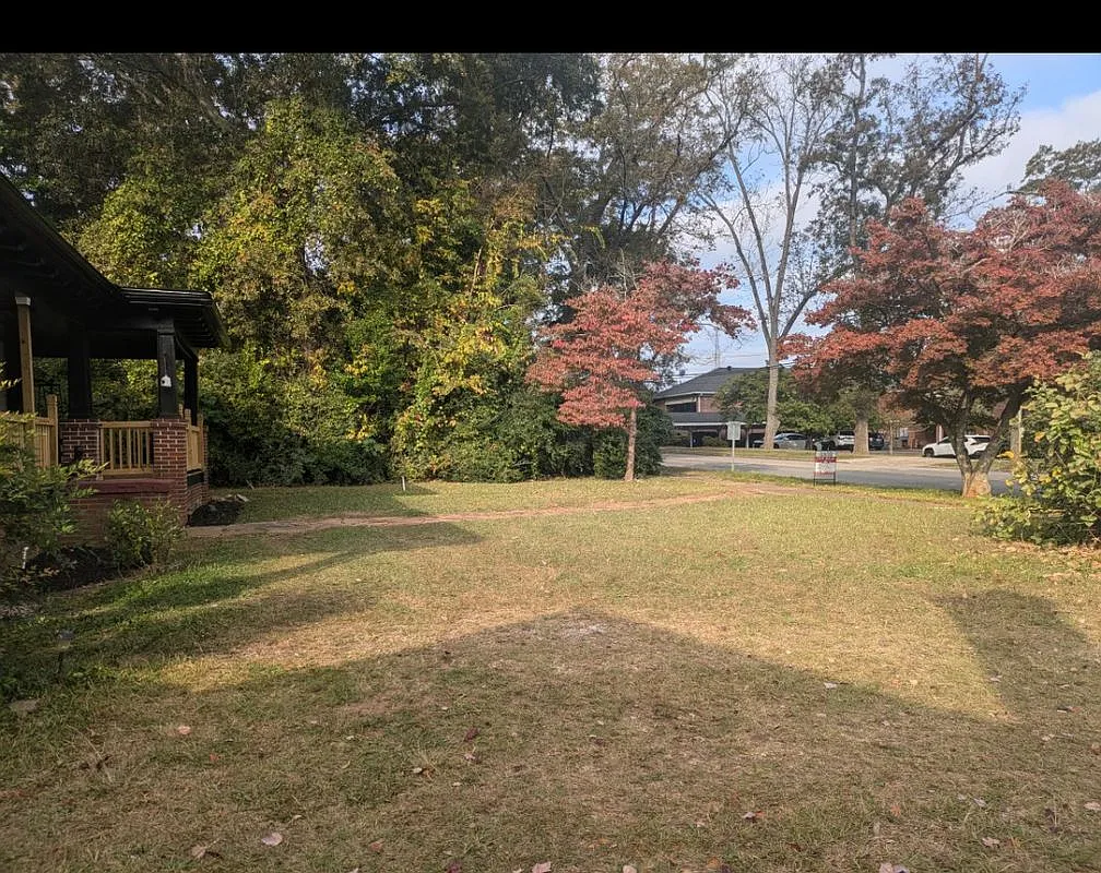 6 bed, 2.0 bath, 2931 sqft, $600 — Photo 3