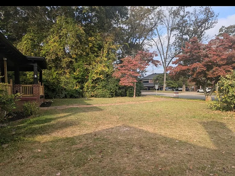 306 E Gordon St — Photo 3