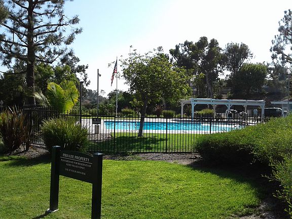 Aliso Villas Community Pool