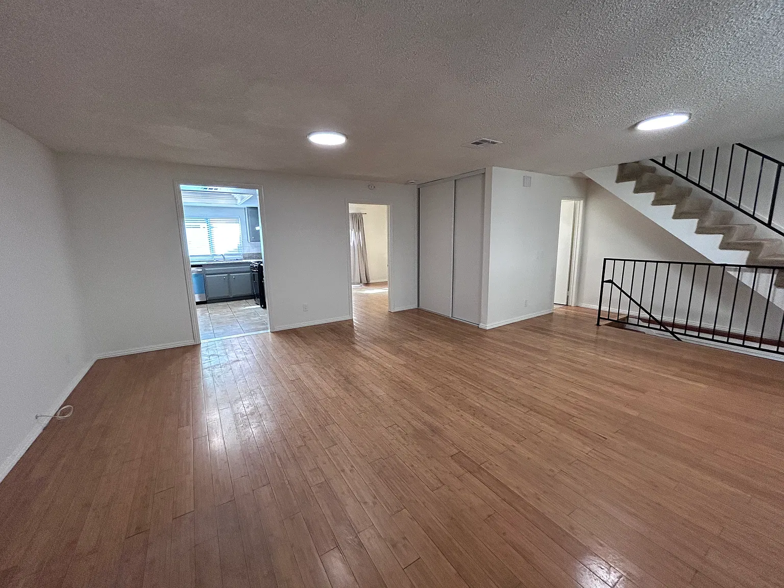 4 bed, 2.5 bath, 1571 sqft, $3,200 — Photo 1