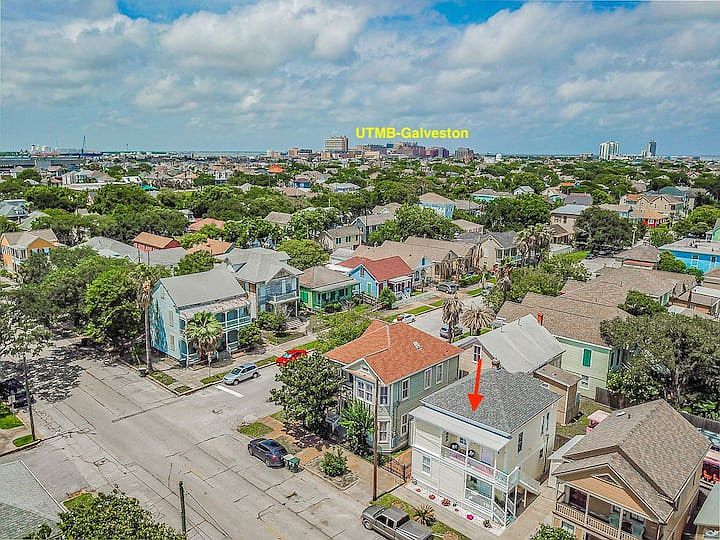 2 miles from UTMB-Galveston Hospital