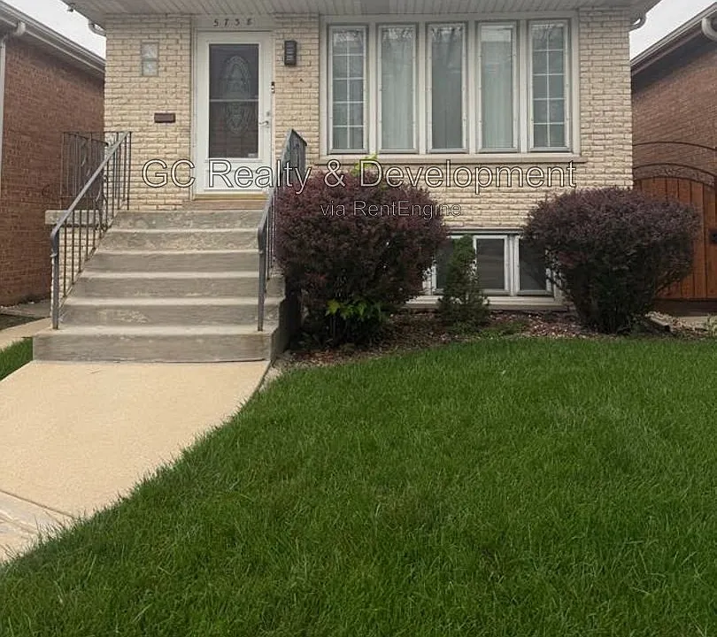 5738 S Central Ave
