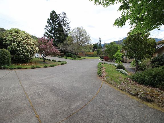 4th image of 1701 NE Foothill Blvd