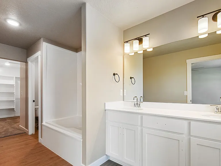 3521 S 4300 W — Photo 5