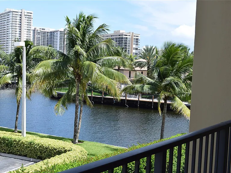 301 Golden Isles Dr #302 — Photo 7