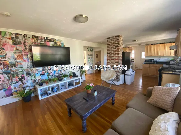 185 Hillside St, Mission Hill, MA 02120