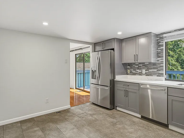 16531 NE 98th Ct — Photo 8