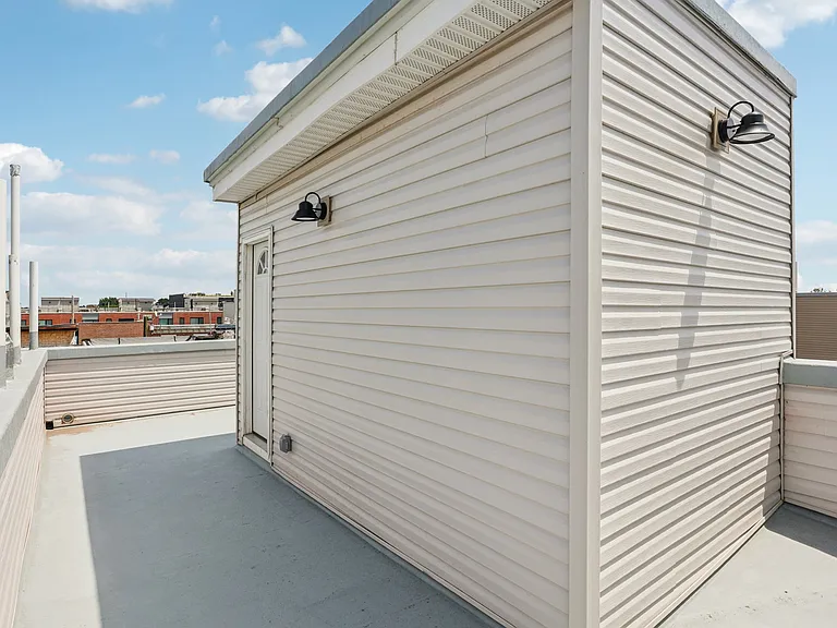 2225 N Waterloo St — Photo 18