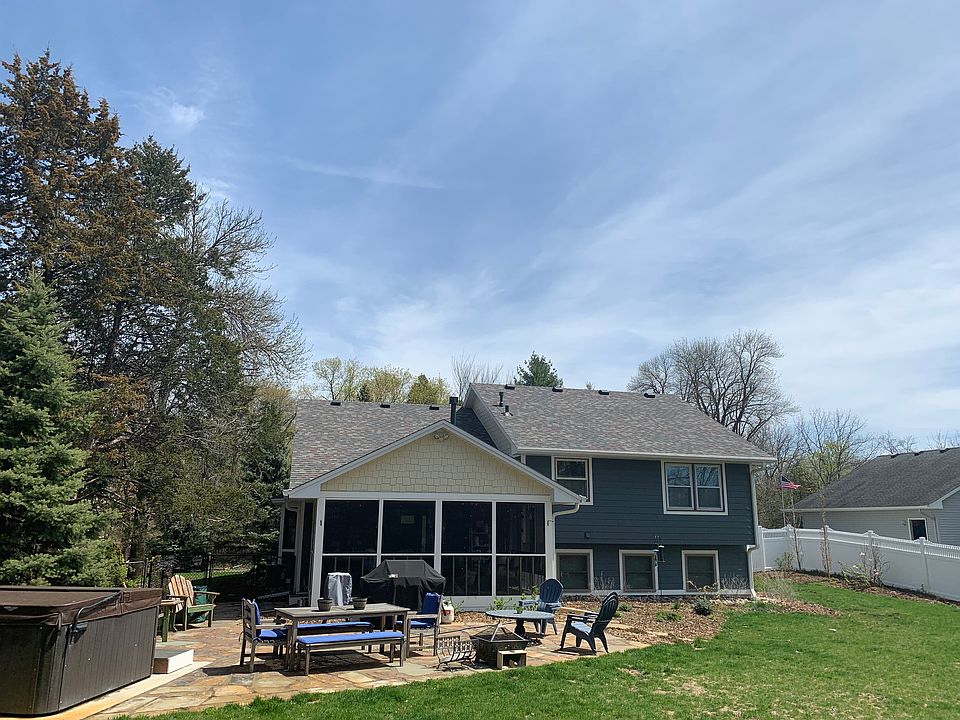 2nd image of 5960 Charleston Cir