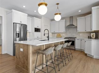 980 17th Ave SW, Mount Vernon, IA 52314