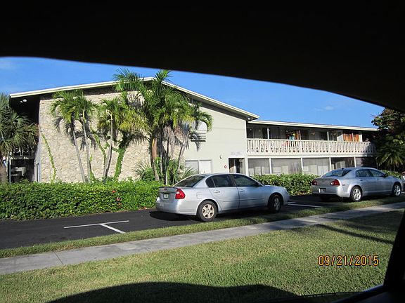 4th image of 510 Lake Shore Dr #330