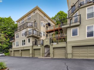 303 NW Uptown Ter APT 3B, Portland, OR 97210
