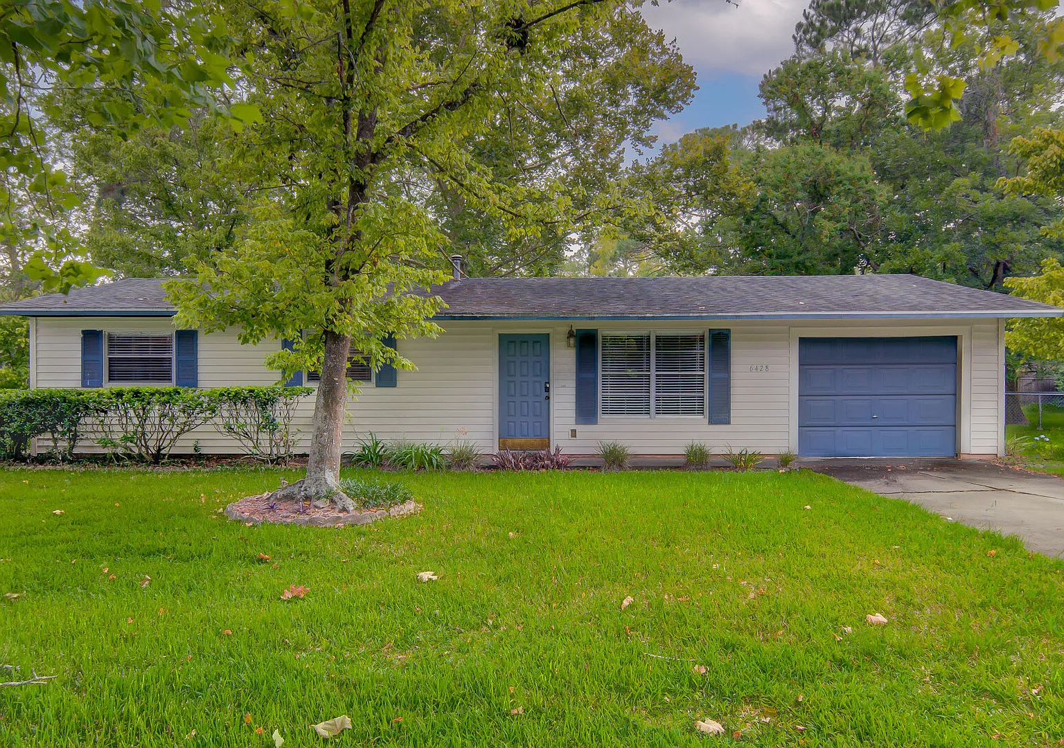 Comfortable Home in North Gainesville — Photo 1