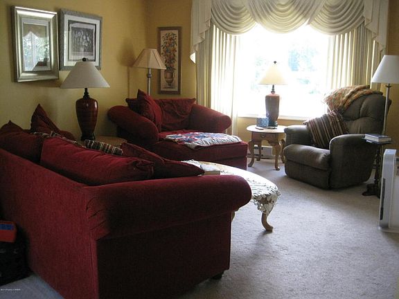 2nd image of 105 N Goodwin Ave