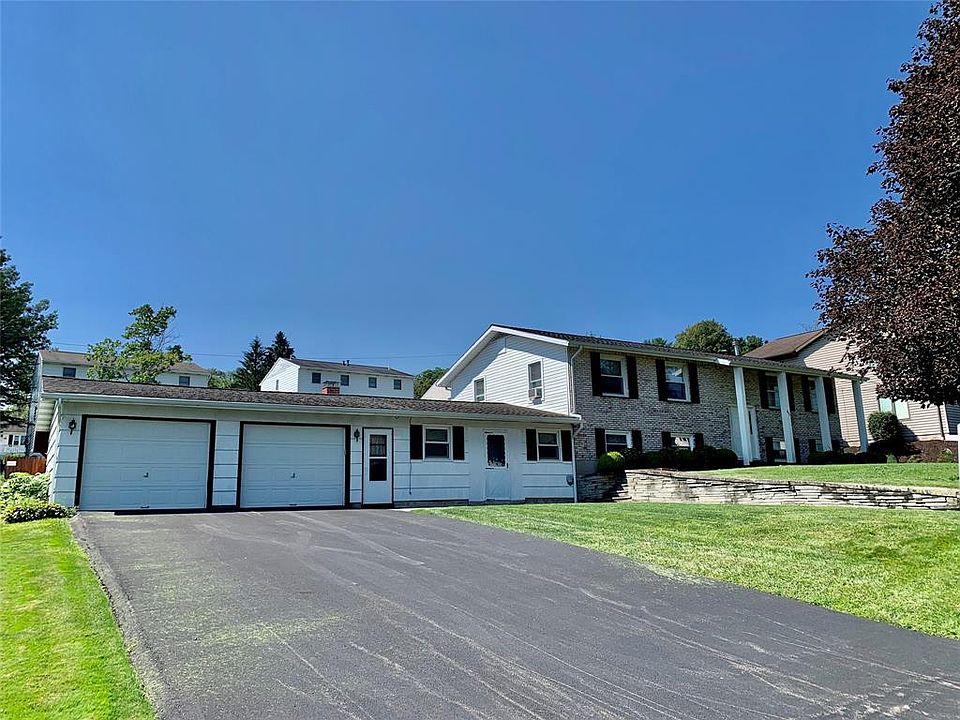 1st image of 833-835 Odell Ave