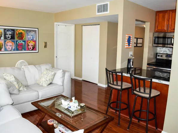 1707 N Prospect Ave #2, Milwaukee, WI 53202