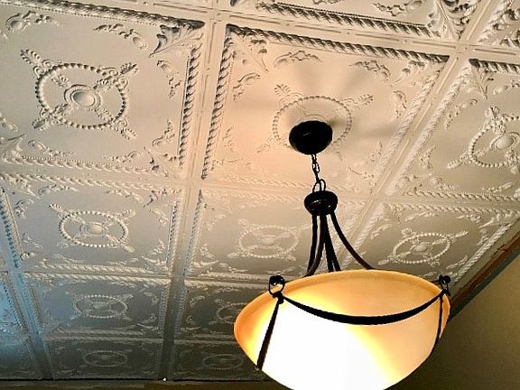 Dining room ceiling