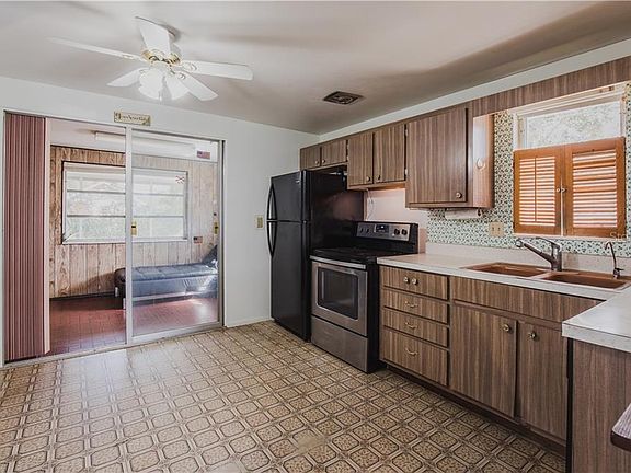 3rd image of 2273 Wood St