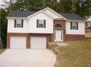 136 Oak Grove Rd, Chickamauga, GA 30707