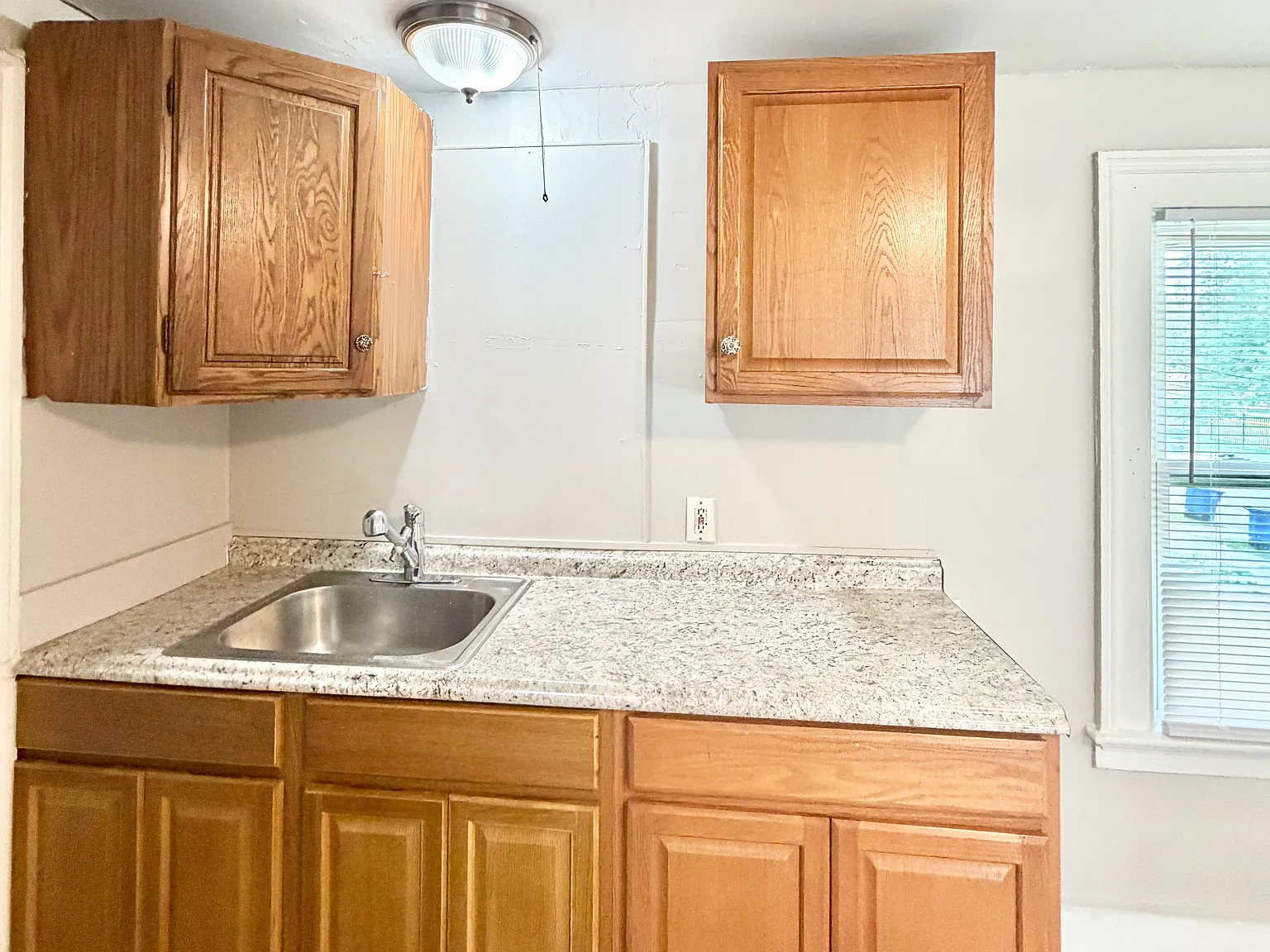 1 bed, 800 sqft, $1,300 — Photo 2
