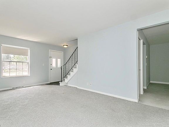2nd image of 143 Chatham Way Unit 15