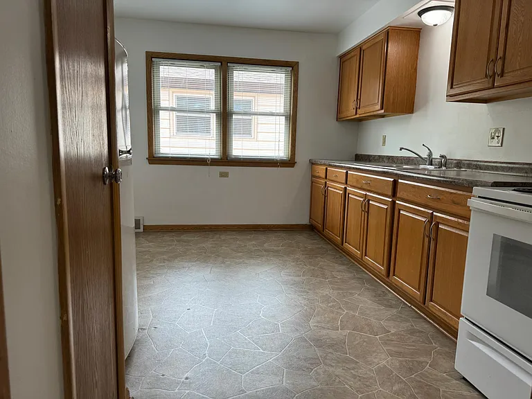 3267 N 90th St #UPPER — Photo 3