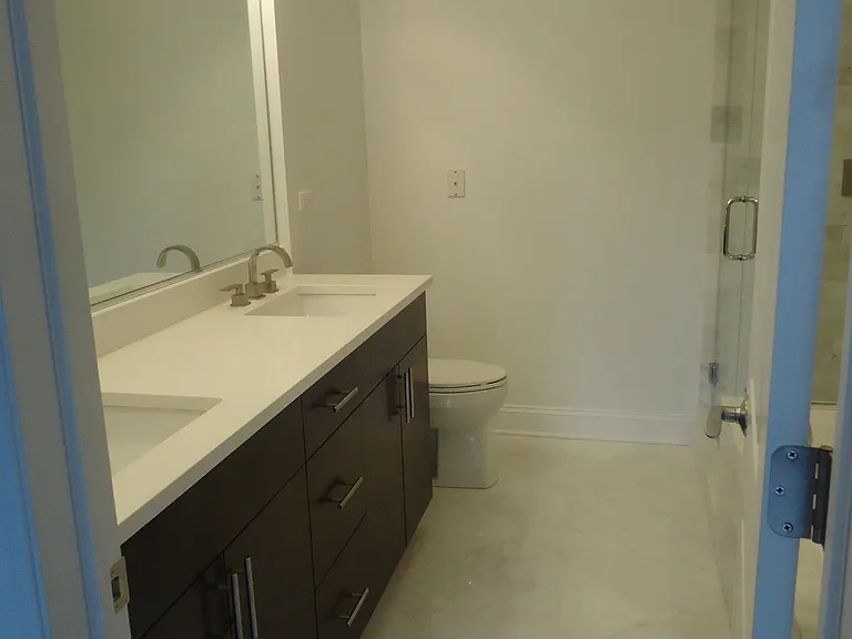 3342 N Southport Ave — Photo 11