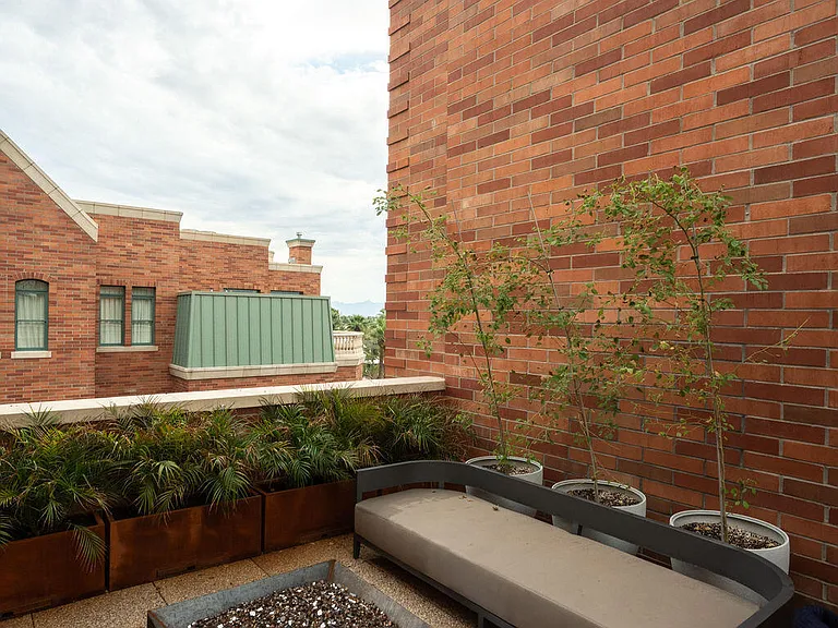 50 W Palm Ln — Photo 37